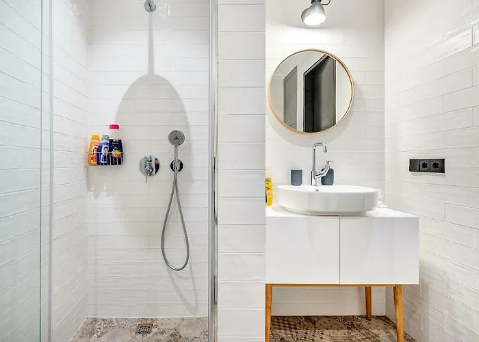 Happy Presidential, Self Check-in, Parking In The Underground Garage Apartman